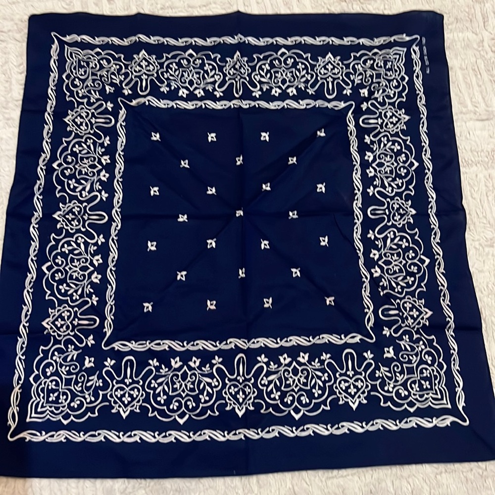 Bandana navy with cream tan design, vintage 
100% cotton RN14750, New condition